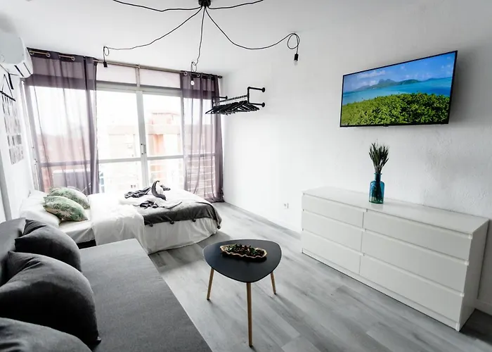 Apartment Modern With And View *
