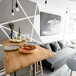 Modern With And View 베니돔