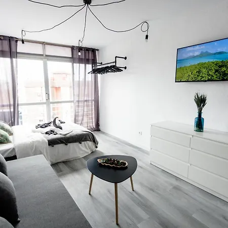 Apartment Modern With And View *